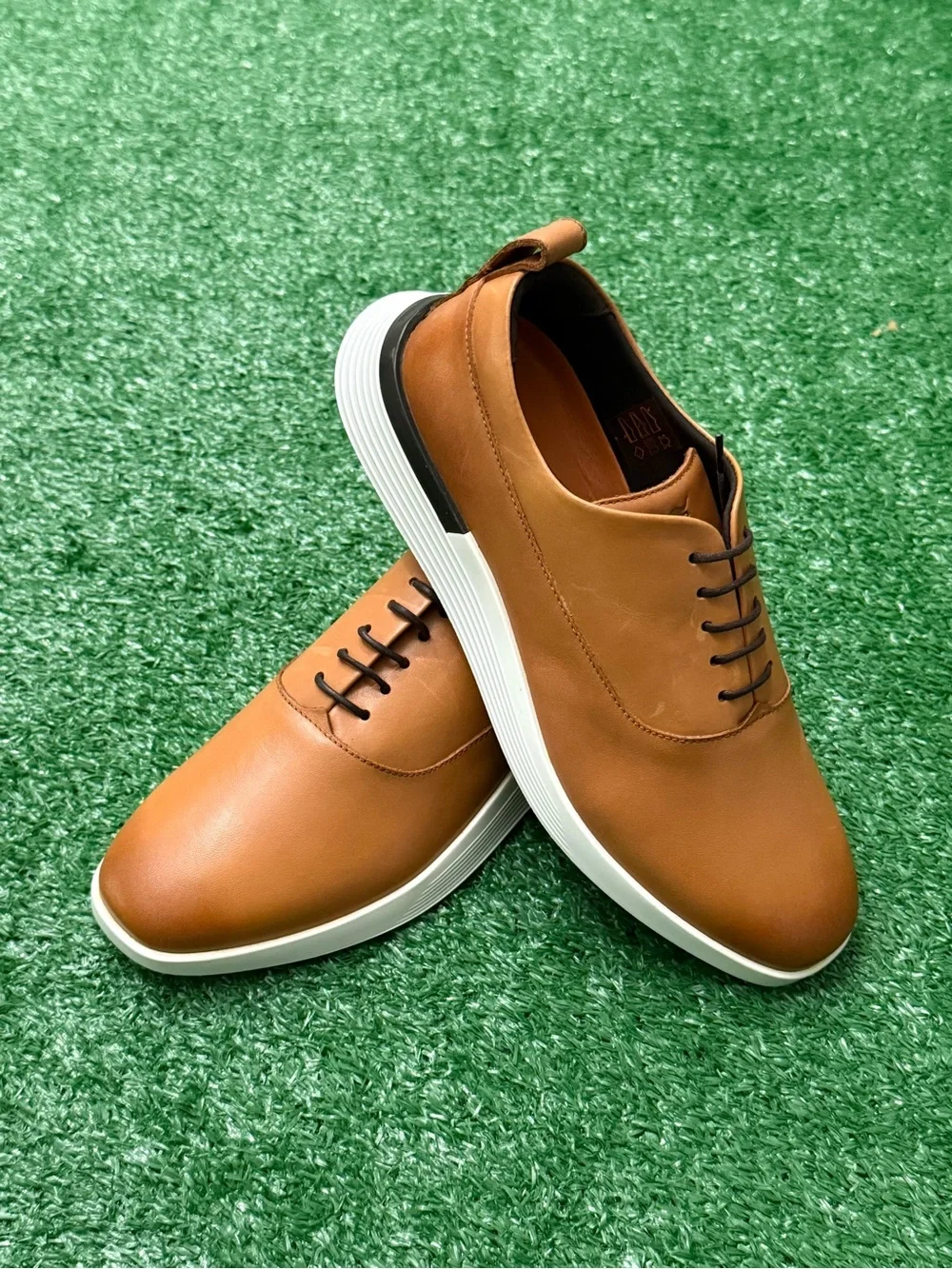 Wolf & Shepherd Crossover Derby Cognac Dress Sneakers – Men’s Size 6